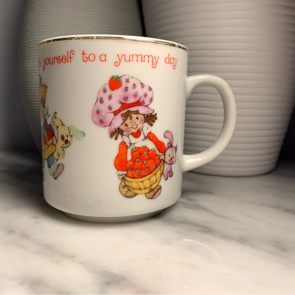 Rare vintage strawberry shortcake mug